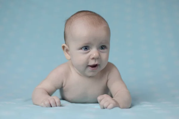 Pequena menina rindo — Fotografia de Stock