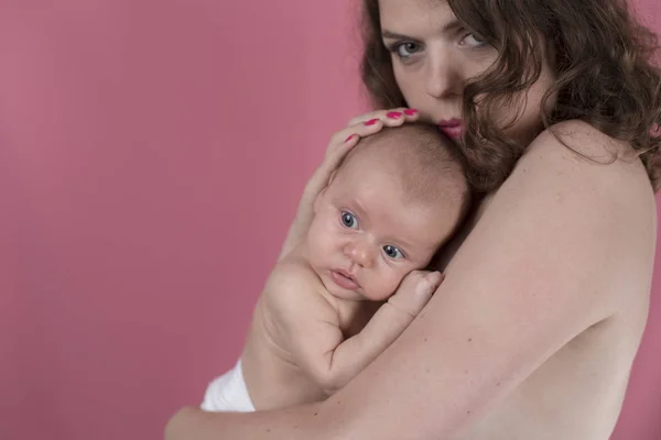 Schattig portret van moeder en baby — Stockfoto