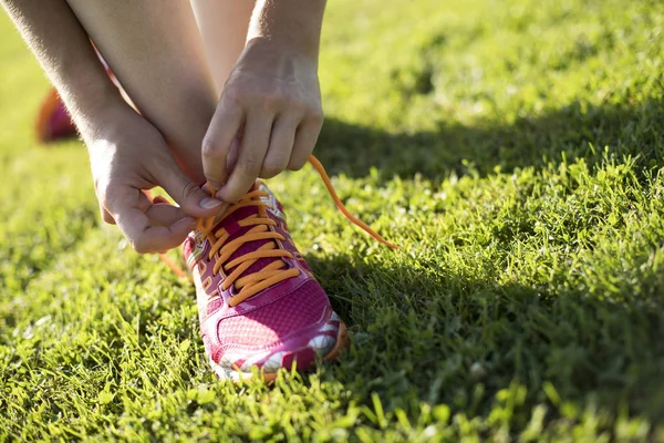 Fitness vrouw op de vlucht — Stockfoto