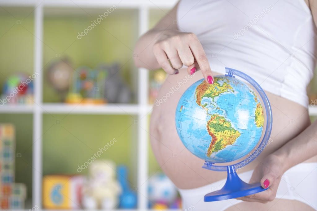 Pregnancy concept, Globe 