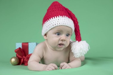 küçük şirin bebek kız  