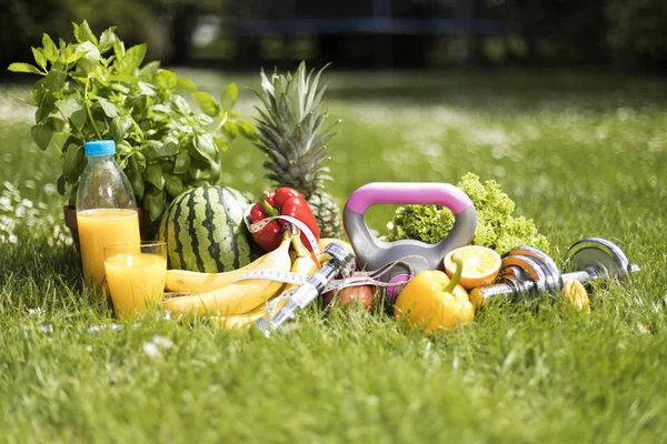 Dieta esportiva, fitness, fundo ao ar livre — Fotografia de Stock