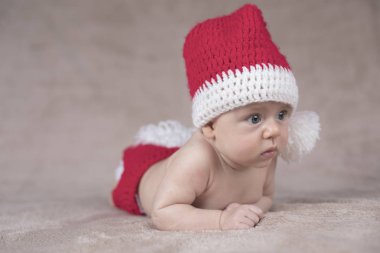 Bebek yılbaşı şapkası