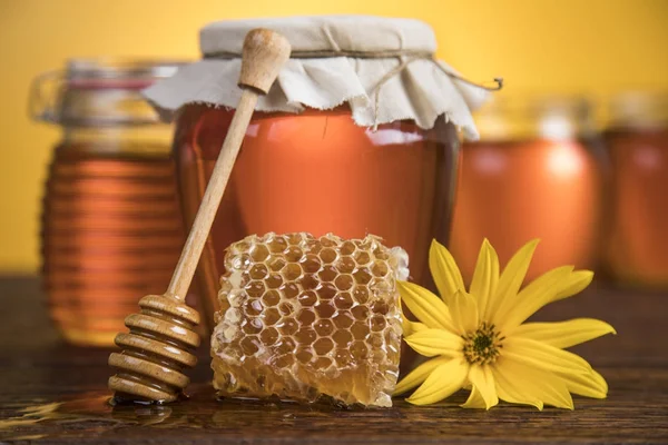 Sklenice tekutého medu — Stock fotografie