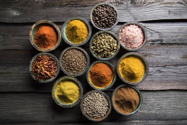 çeşitli baharatlar seçimi 