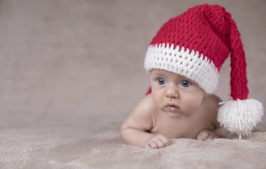 Bebek yılbaşı şapkası