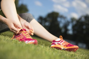Koşan fitness kadını