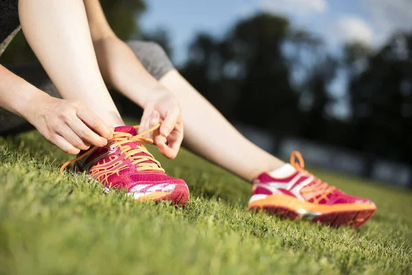 Fitness vrouw op de vlucht — Stockfoto