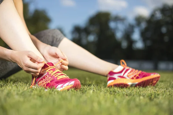 Fitness vrouw op de vlucht — Stockfoto