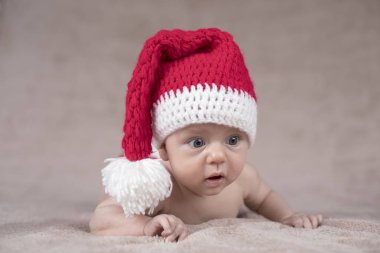 Bebek yılbaşı şapkası
