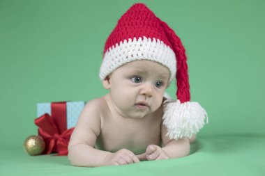 Bebek yılbaşı şapkası