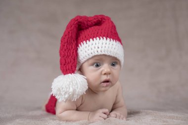 Bebek yılbaşı şapkası