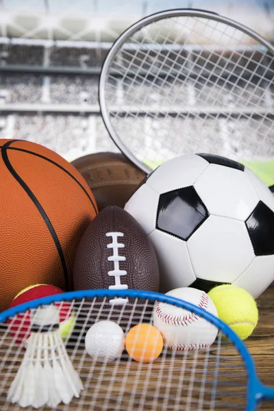 Sportgeräte Fußball Tennis Basketball — Stockfoto