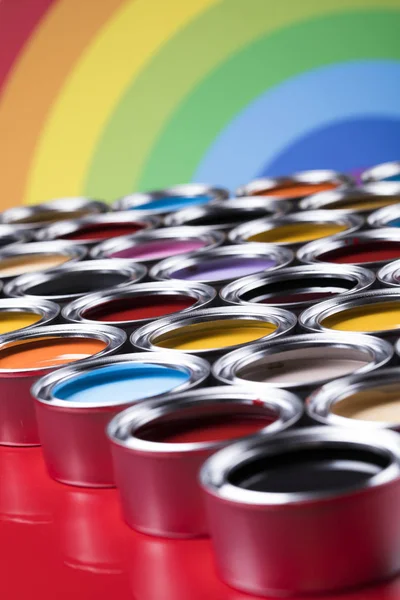 Arcobaleno Lattine Metallo Con Vernice Colori — Foto Stock