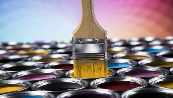 Blechdosen Mit Farbe Und Pinsel — Stockfoto