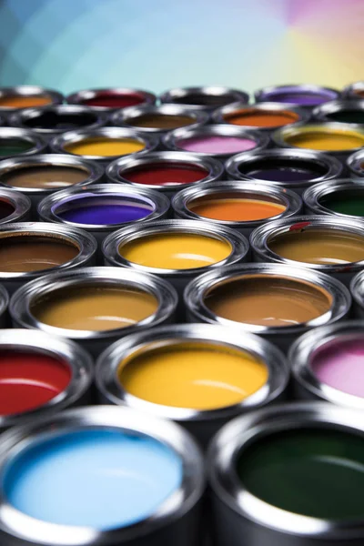 色絵付き錫金属缶の創造コンセプトグループ — ストック写真