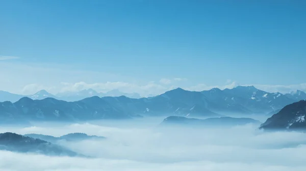 Vista del hermoso paisaje de montaña de invierno —  Fotos de Stock