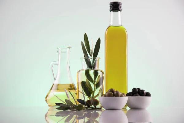 Gotowanie oliwy z oliwek, tło butelki — Zdjęcie stockowe