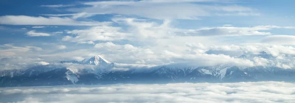 Vista da bela paisagem de montanha de Inverno — Fotografia de Stock