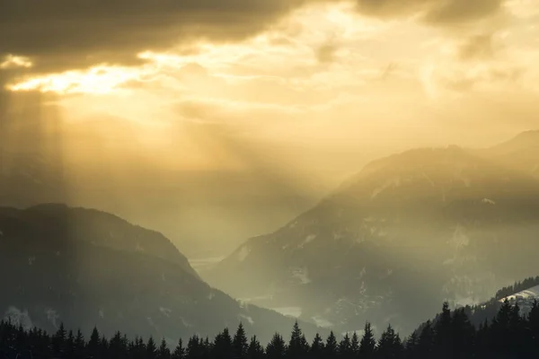 Mountains, winter landscape, Sunset background — ストック写真