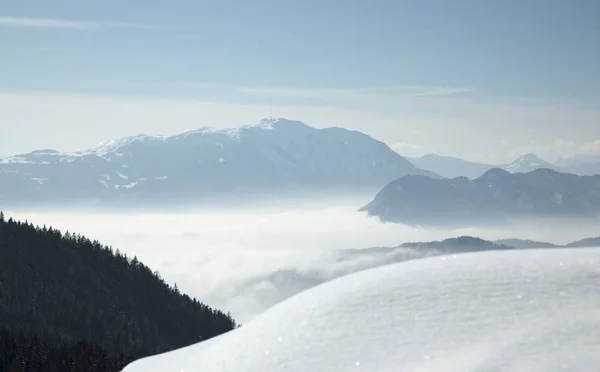 Landskap bakgrund, Berg och vinter utrymme för din text — Stockfoto