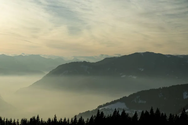 아름다운 겨울 산 풍경 — 스톡 사진