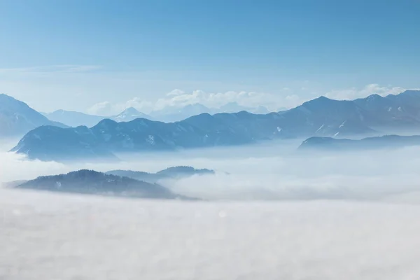 Scène Wintr, vue imprenable sur la montagne, espace pour votre texte — Photo