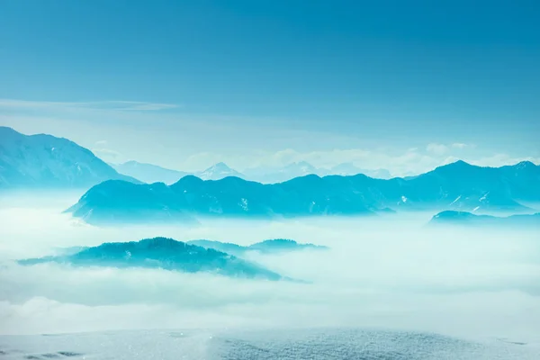 Άποψη του όμορφου χειμερινού βουνού — Φωτογραφία Αρχείου