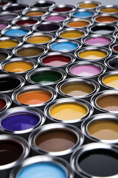 Paleta de latas de tinta, conceito de criatividade — Fotografia de Stock