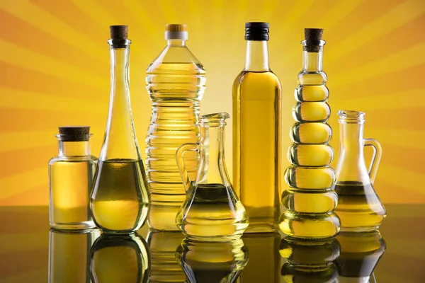 Produkty z oleje, Extra panenské olivy, slunečnicová semena, řepkový olej — Stock fotografie