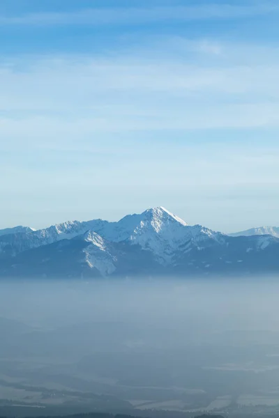 美丽的冬季山景 — 图库照片