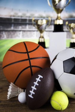 Podyum, kazanan kupa, Spor donatımı ve topları