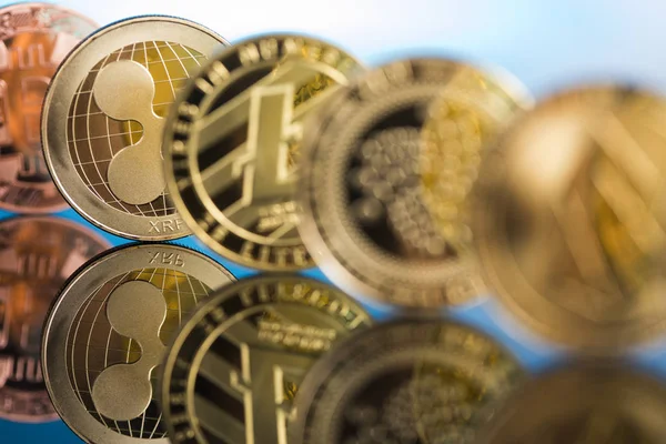 Bitcoin, litecoin, etherium coins close up, Virtual money backgr — Stock Photo, Image