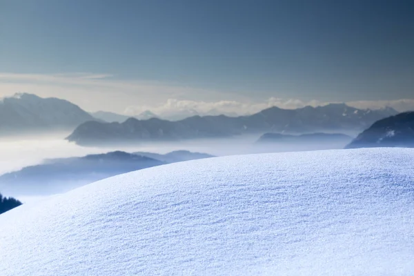 Scène Wintr, vue imprenable sur la montagne, espace pour votre texte — Photo