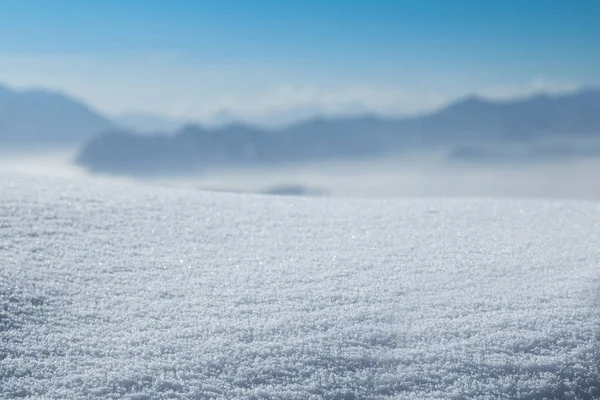 Пейзаж фон, горы и зимнее пространство для вашего текста — стоковое фото