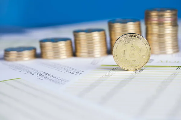 Bitcoins und neues Konzept für virtuelles Geld — Stockfoto