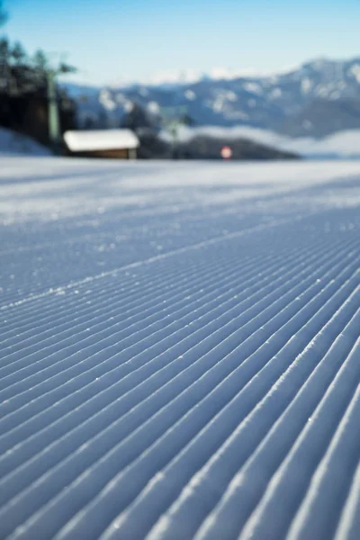 Dağlarda kış manzarası, kayak merkezi — Stok fotoğraf