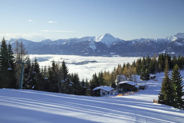 Fresh snow on ski slope, winter landscape — Stock Photo, Image