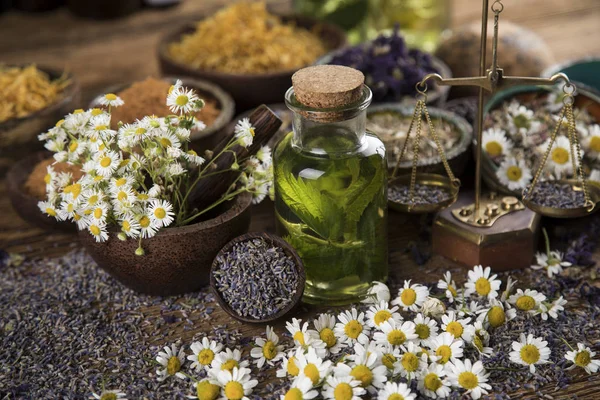 Und Naturmedizin Holztischhintergrund — Stockfoto