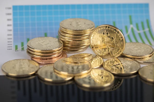 Altın Bitcoin Madeni Para Sanal Para Finansal Tablo — Stok fotoğraf
