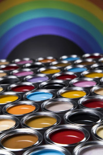 Reativity Konzeptgruppe Aus Blechdosen Mit Farbfarbe — Stockfoto