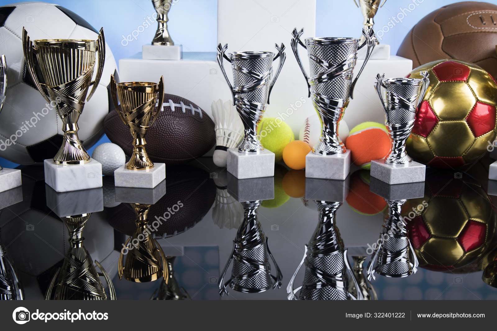Pokal Und Sportball Hintergrund Stockfotografie Lizenzfreie Fotos C Janpietruszka 322401222 Depositphotos