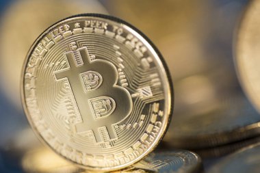 Bitcoin bir kripto para birimi ve dünya çapında ödeme, teknoloji konsepti