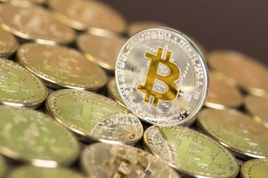 Bitcoin bir kripto para birimi ve dünya çapında ödeme, teknoloji konsepti