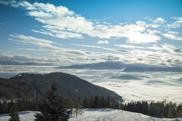 Över Vackra Vinter Bergslandskap — Stockfoto