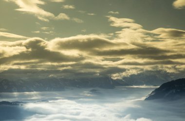 Dağlar, kış manzarası, günbatımı arka planı