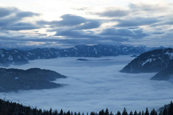 Fantástico Paisaje Invernal Puesta Sol Árboles Cubiertos Nieve —  Fotos de Stock