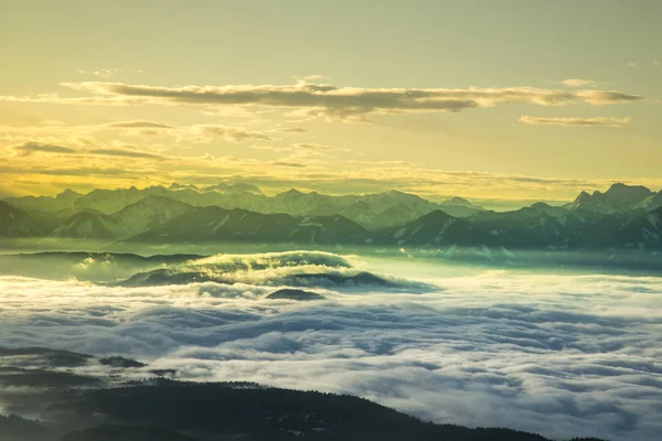 Winter Naturlandschaft Atemberaubender Blick Auf Die Berge — Stockfoto