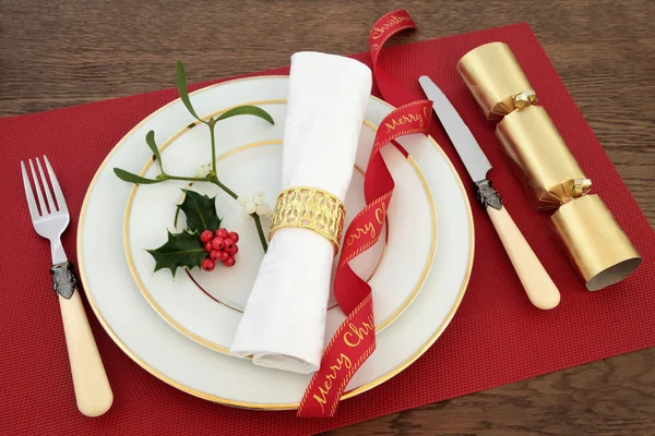 装飾的なクリスマステーブルの設定 — ストック写真