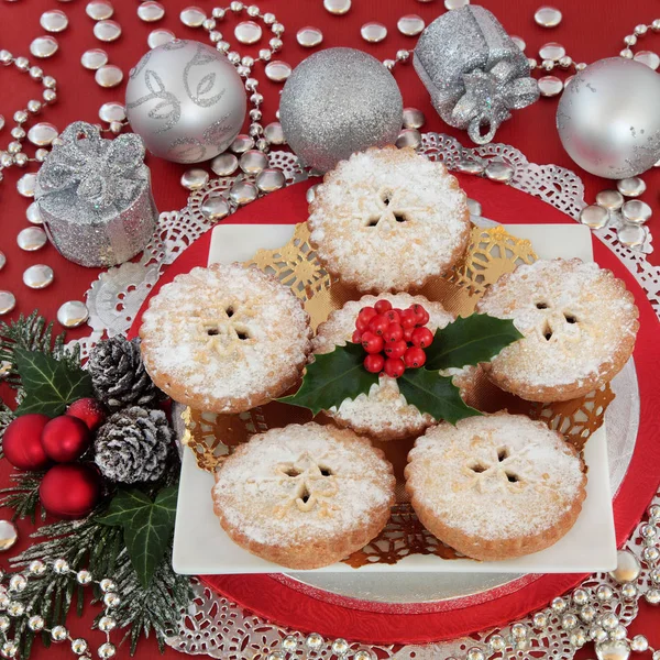 Традиционные рождественские пироги — стоковое фото